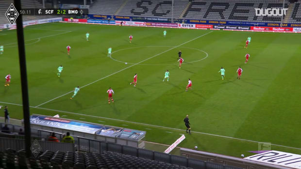 Pléa's stunning curling strikes vs Freiburg